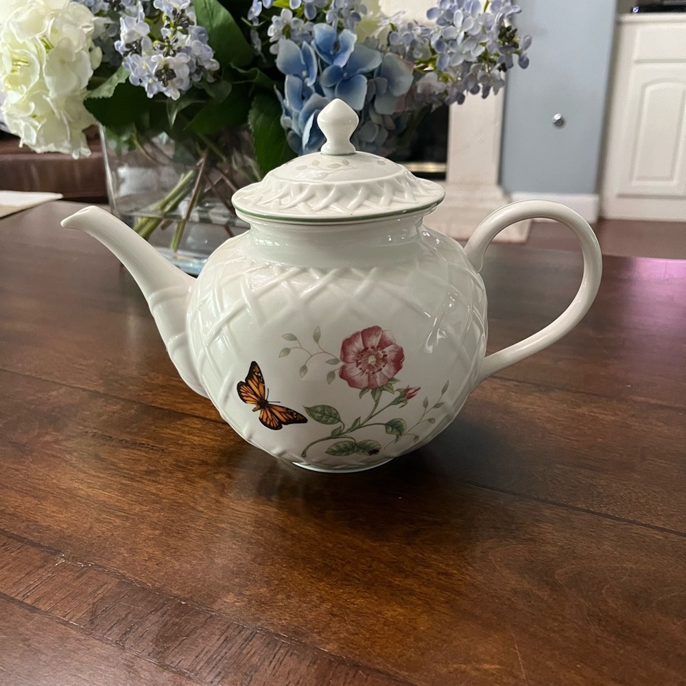 Lenox butterfly meadow large teapot, 7” x 11”.